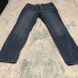 Women’s size 8/29R high rise skinny jeans